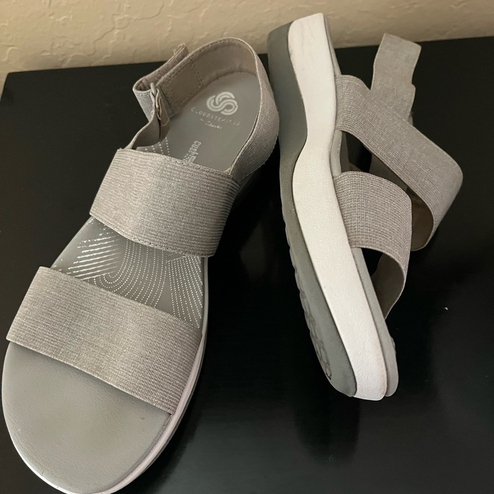 Clarks Cloudsteppers Size 9.5 - Picture 2 of 4